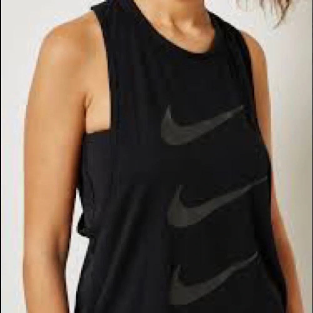 NWT Nike: Extra Small Black 3 Check Breathable Workout Tank